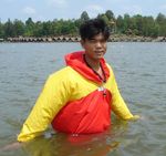 RESCUES, 2 WADING RESCUE
Wade towards the casualty and use your clothes as towing aid 1